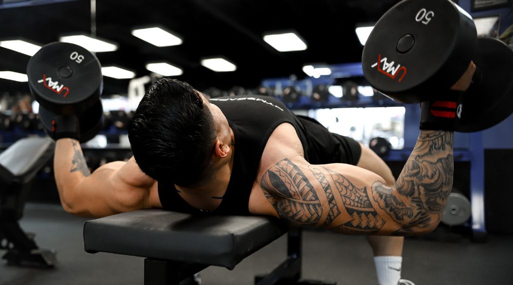 Padded Wrist Lifting Hooks Heavy Duty Steel Gym Grips For Deadlifts, Rows & Pull Exercises Ideal For Bodybuilders And Strength Athletes Padded Wrist Lifting Hooks Heavy Duty Steel Gym Grips For Deadlifts, Rows & Pull Exercises Ideal For Bodybuilders And Strength Athletes