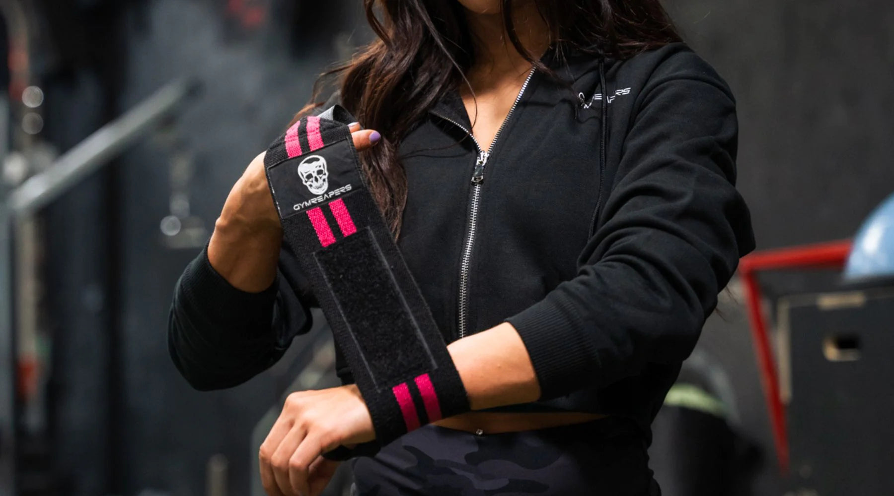 Hand wraps top for lifting weights