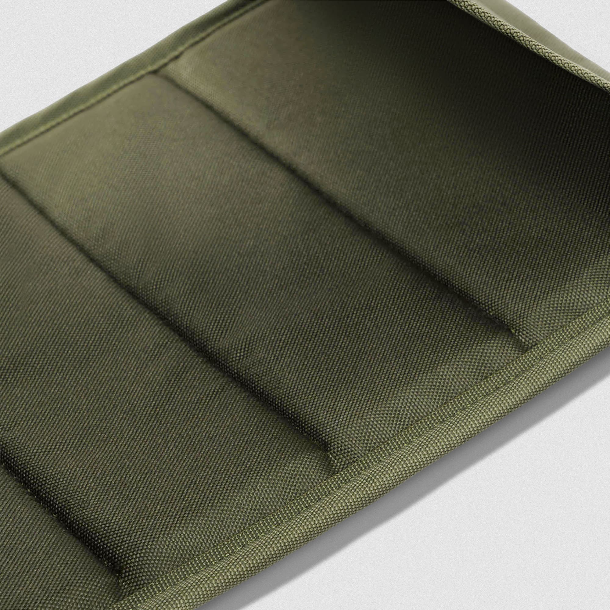 Gymreapers Ab Straps - Ranger Green close up shot of pad
