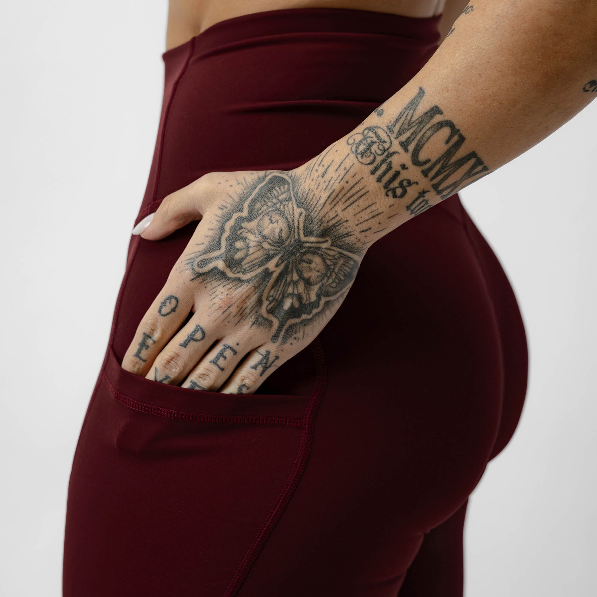 wine victory legging side detail