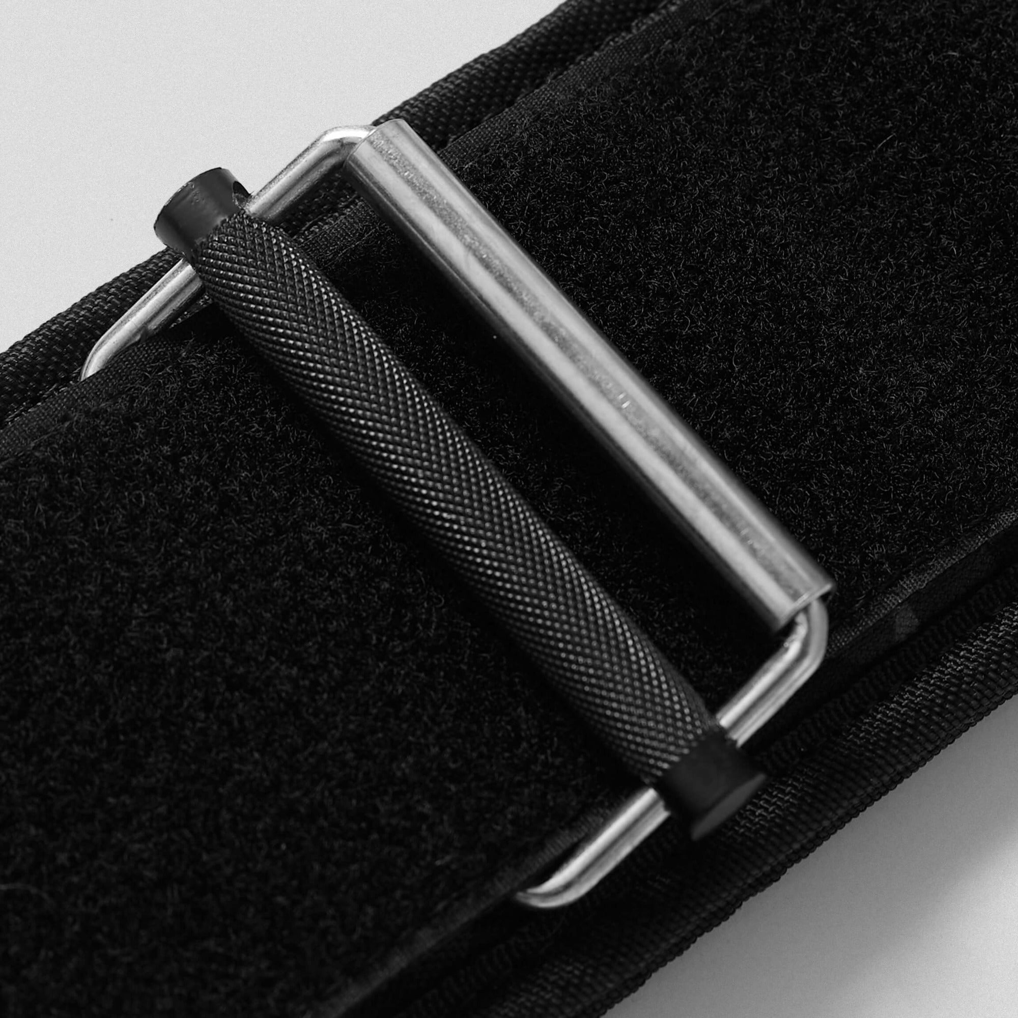 quick lock belt midnight camo buckle close up