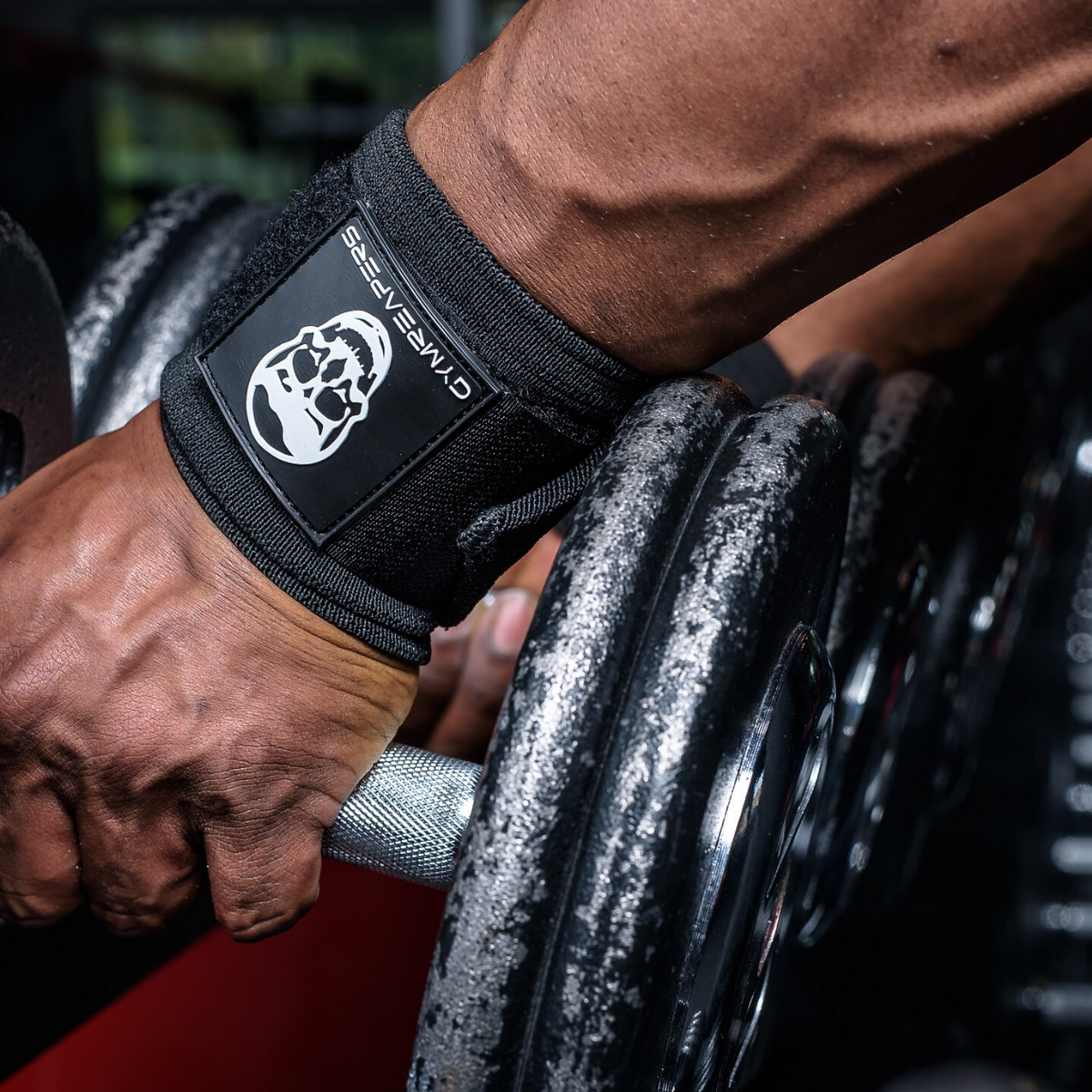 Use Wrist Wraps to Improve Wrist Support and Stability