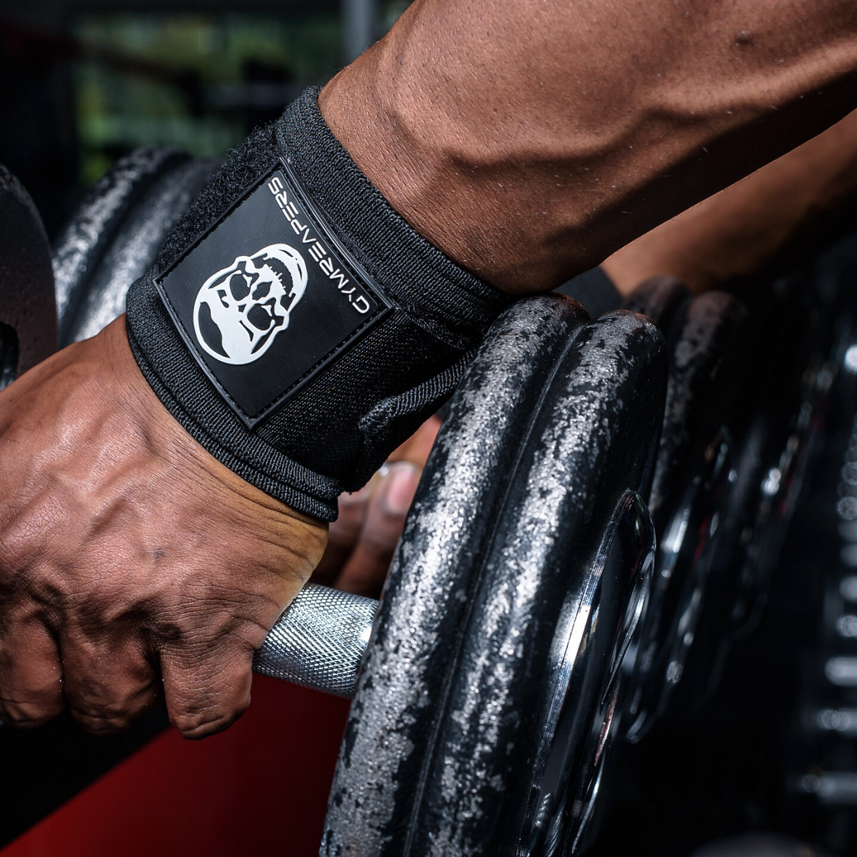 4 Tips For Wearing Wrist Wraps For Bench Press & Do They Help