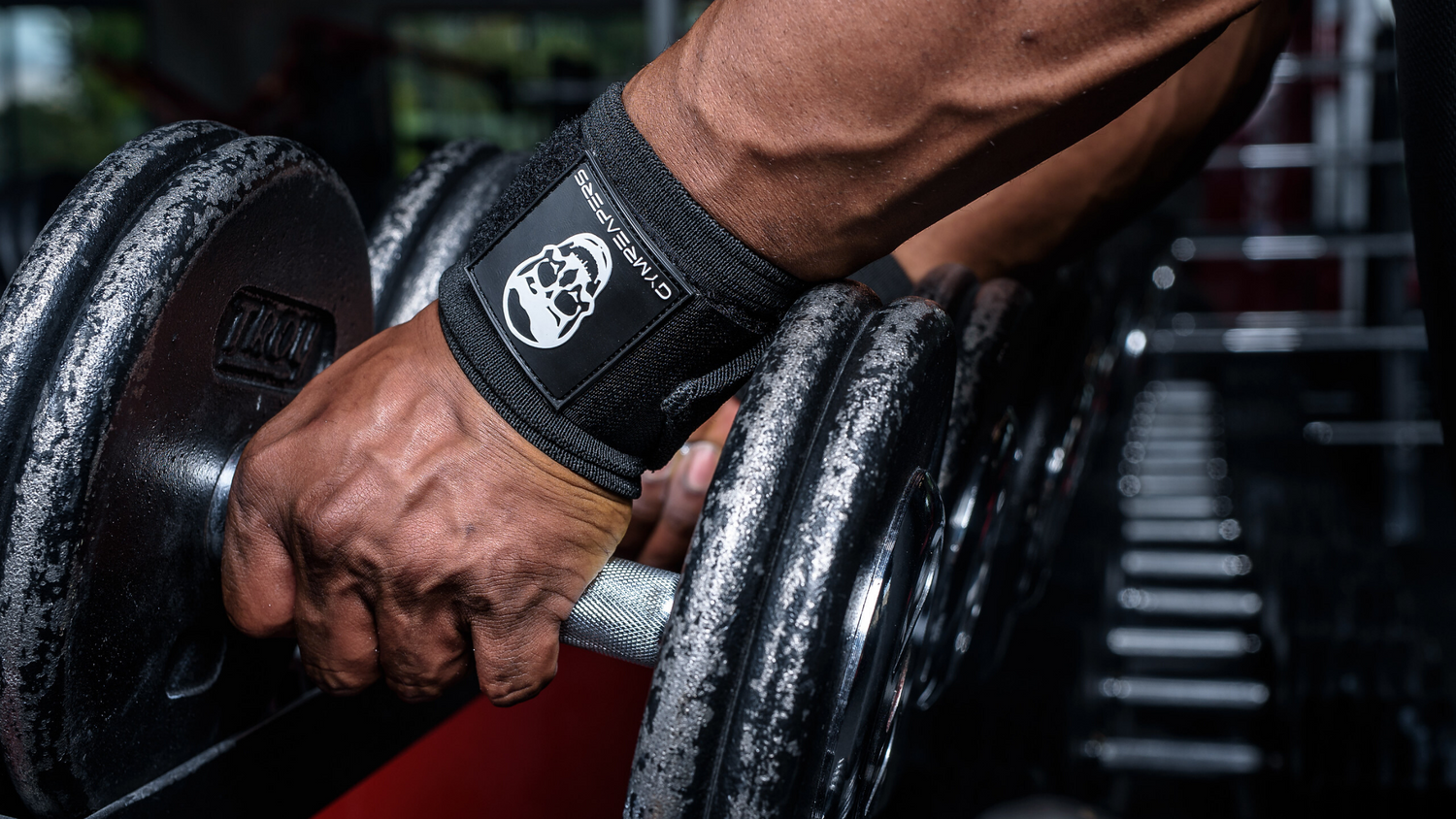 Arm bands for outlet weightlifting