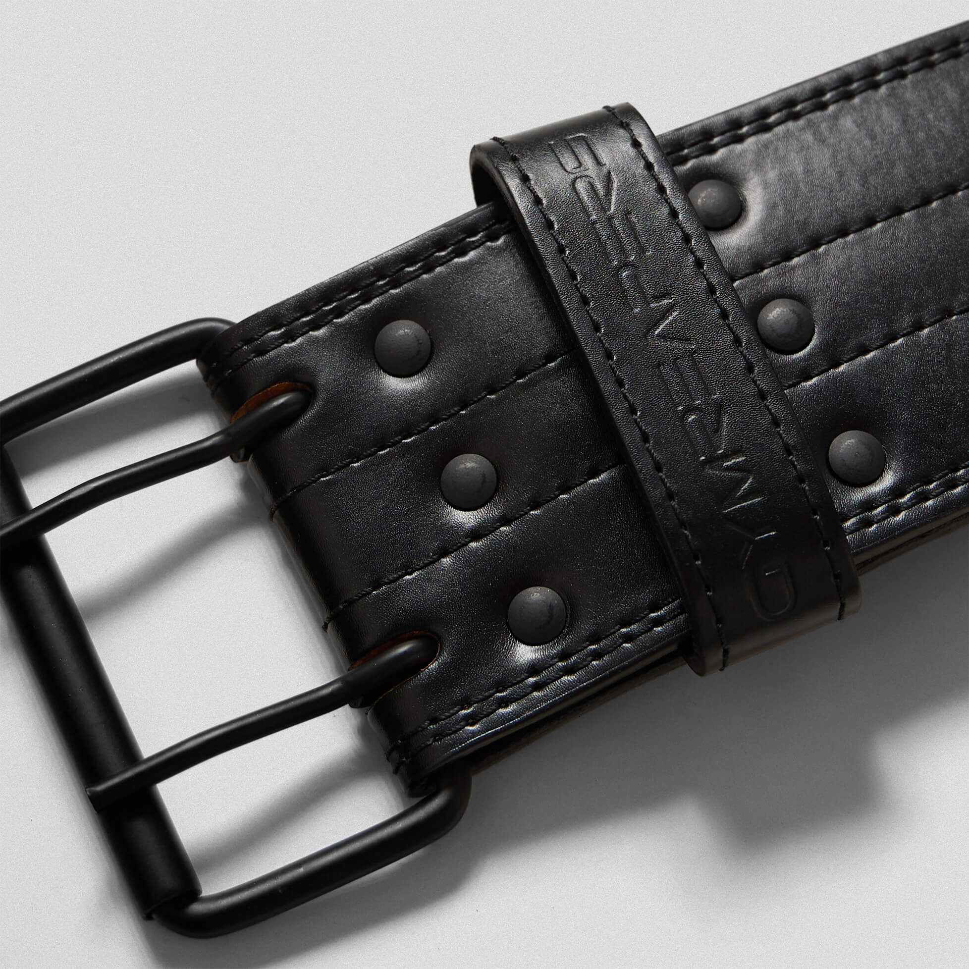 6mm belt black prong close up