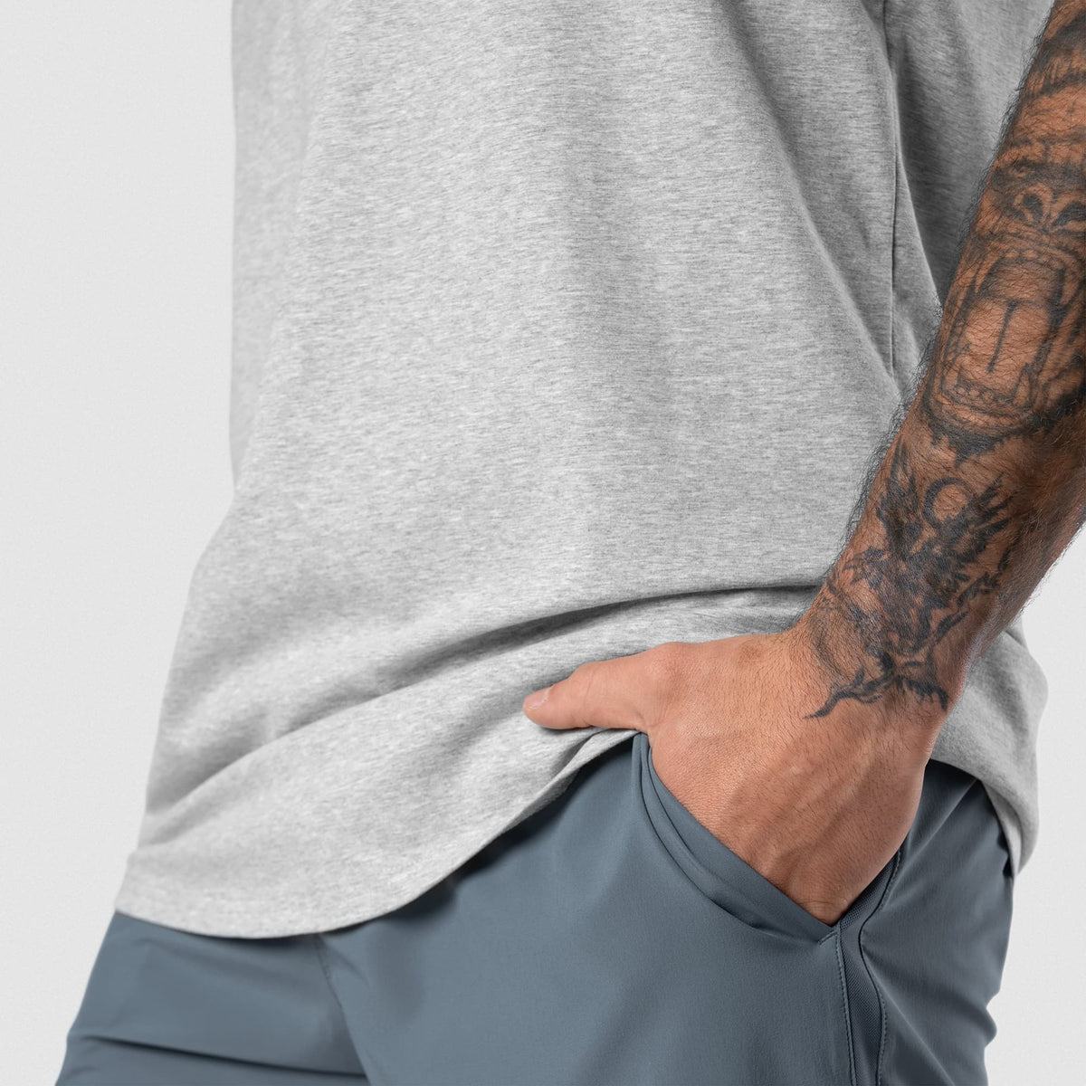 Axis Scoop Hem Tank - Heather Gray scoop hem and side detail