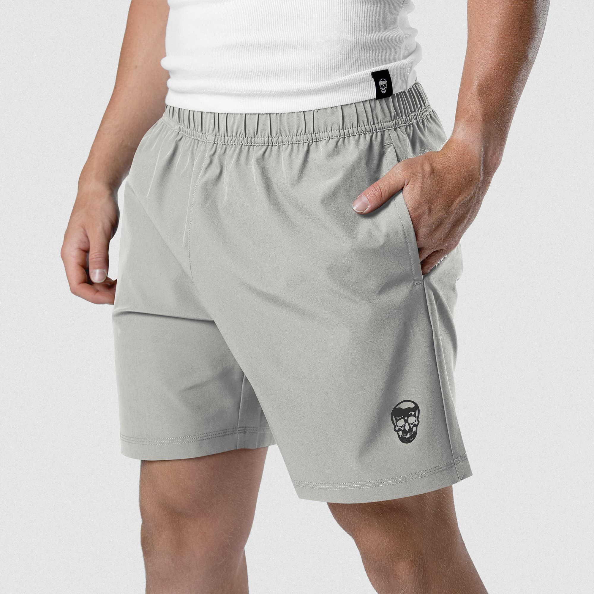Front detail of Men's Conquer 7 Inch Shorts - Gray