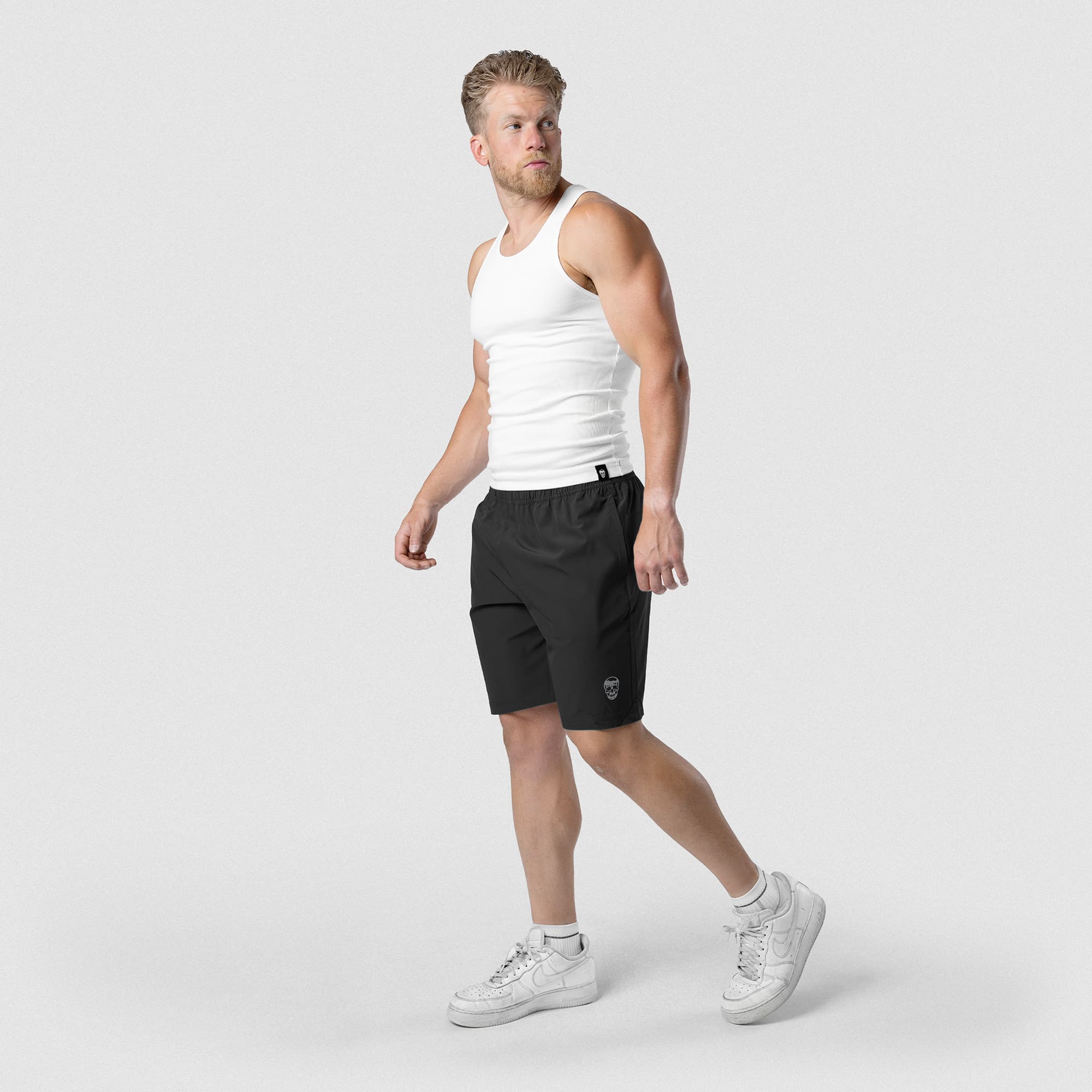 Conquer 9" Shorts - Black/White