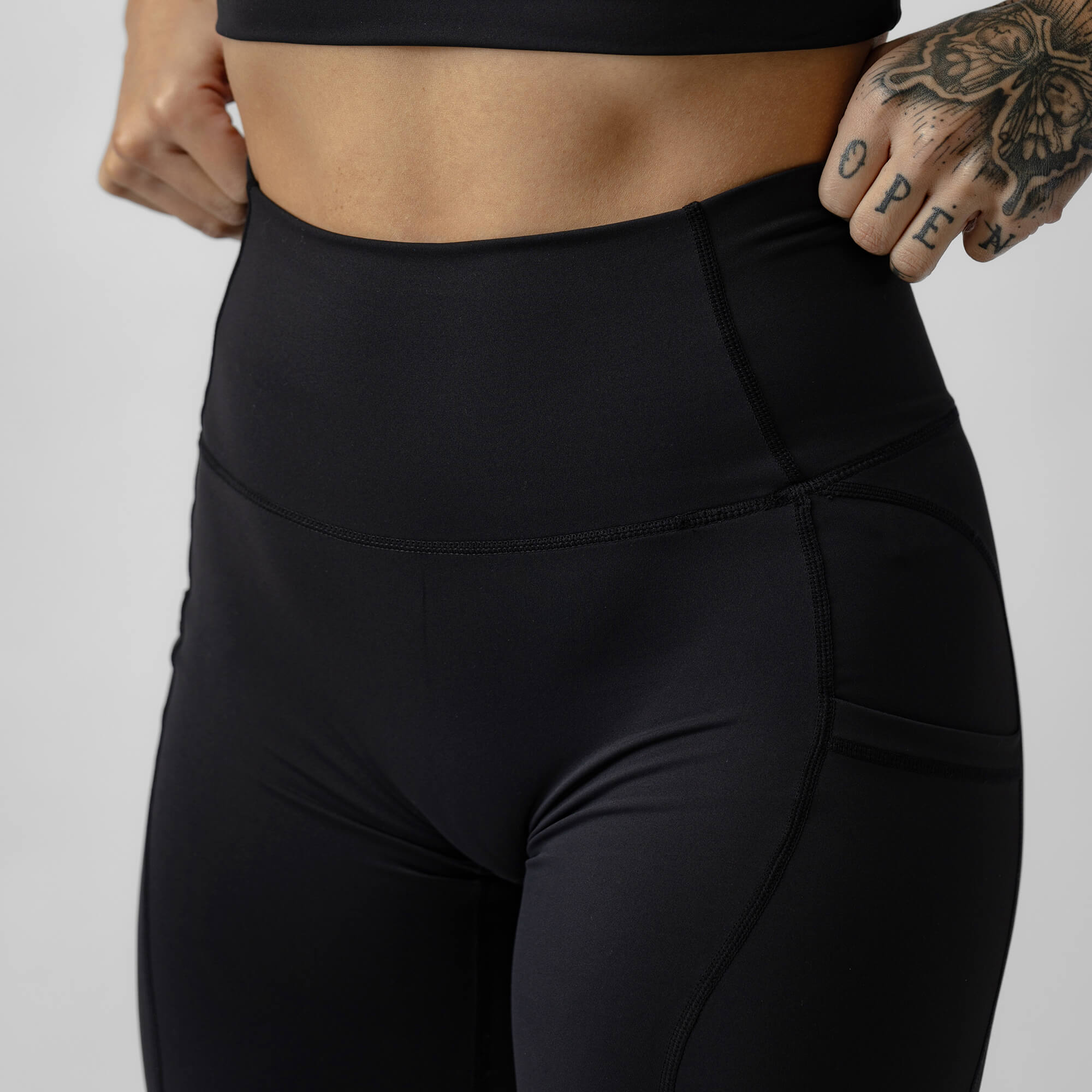 black victory legging front detail