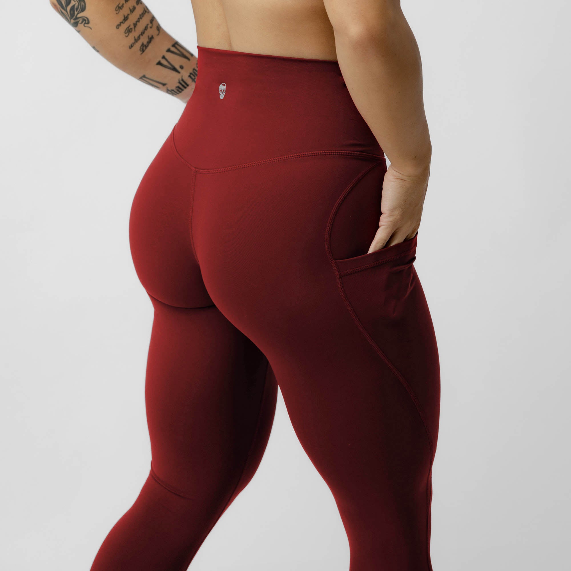 ember red victory legging back close up