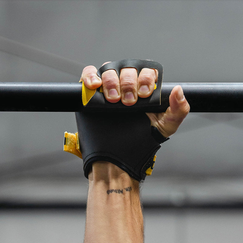 V Series Women's Conquer 3-FC