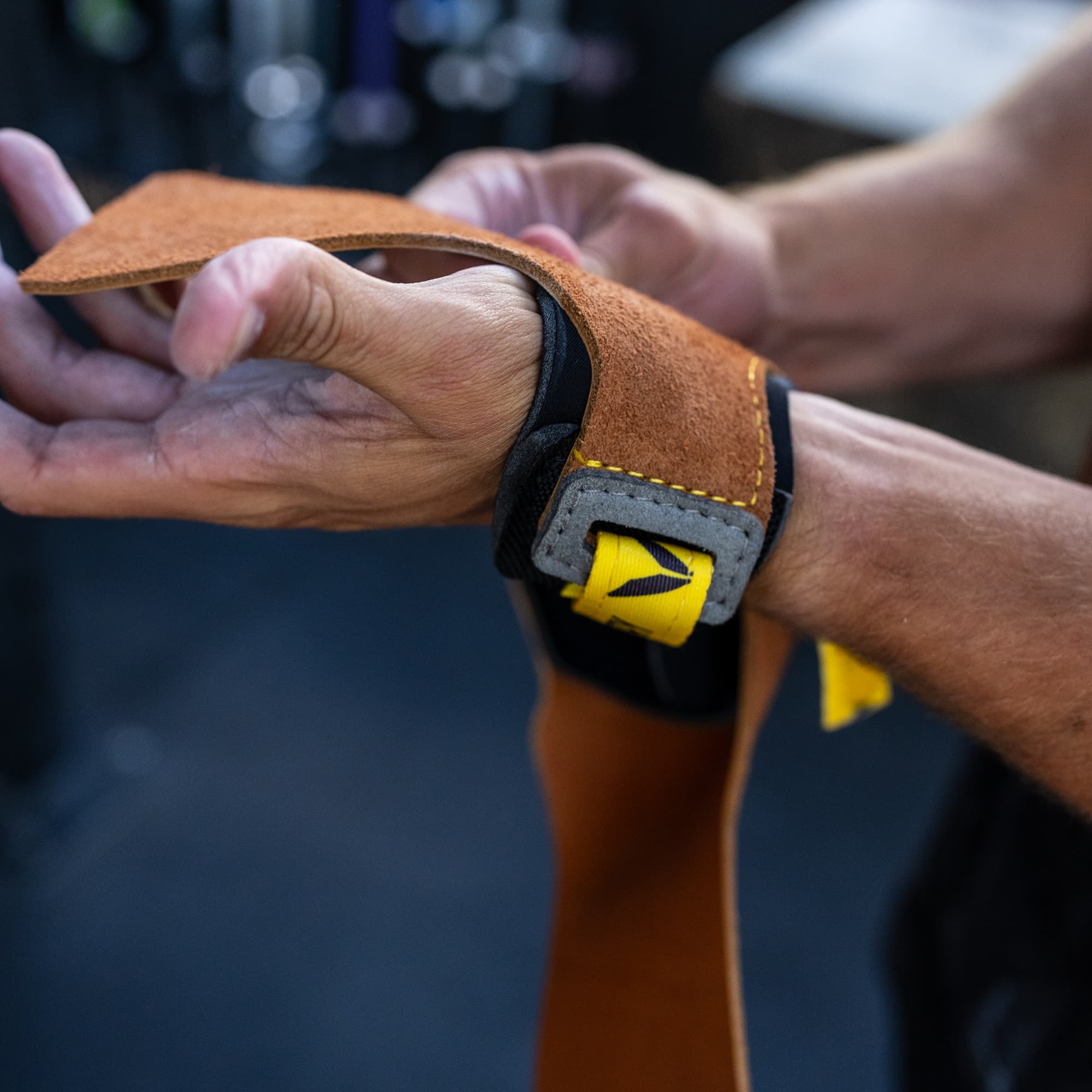 Men's V-Series Freedom Leather - Tan - Wrist Strap Detail