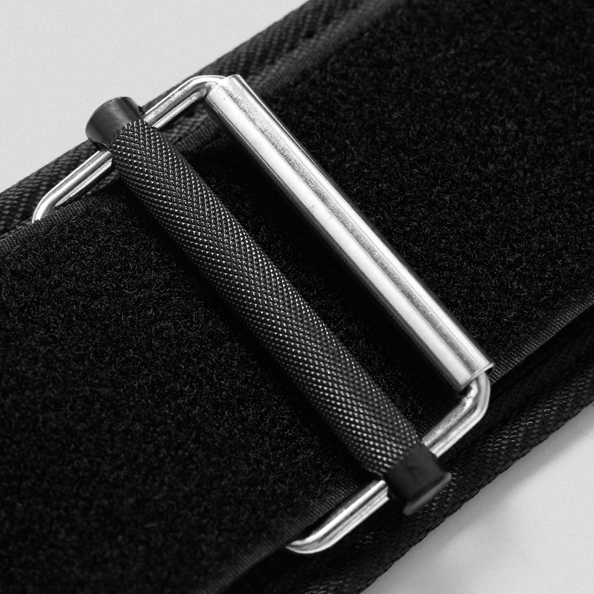 quick lock belt black buckle close up