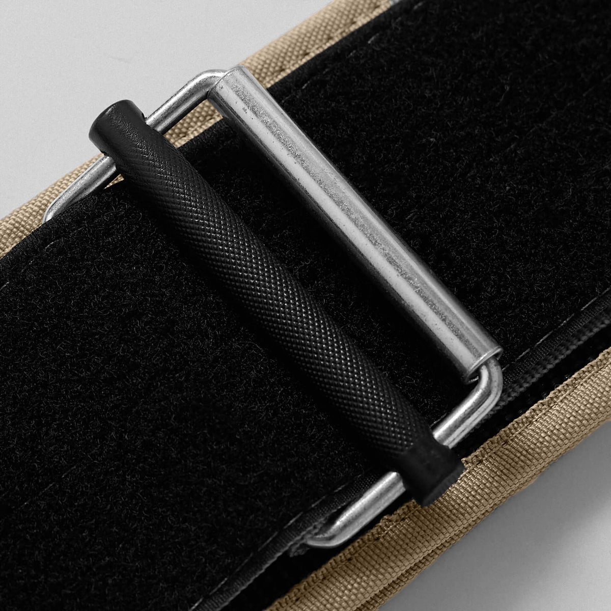 CC 30MM BELT IN DESERT SAND CALFSKIN SILVER HARDWARE ATTACH PEARLS