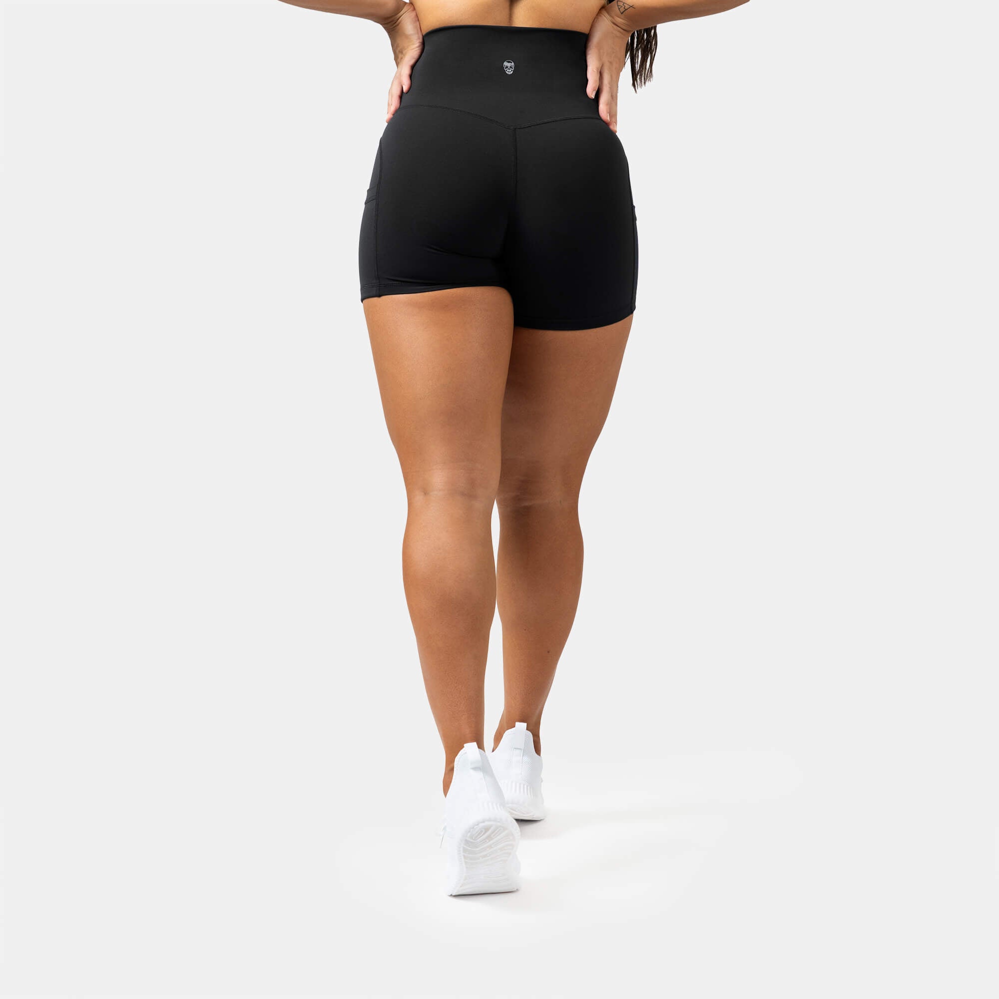 victory shorts black back